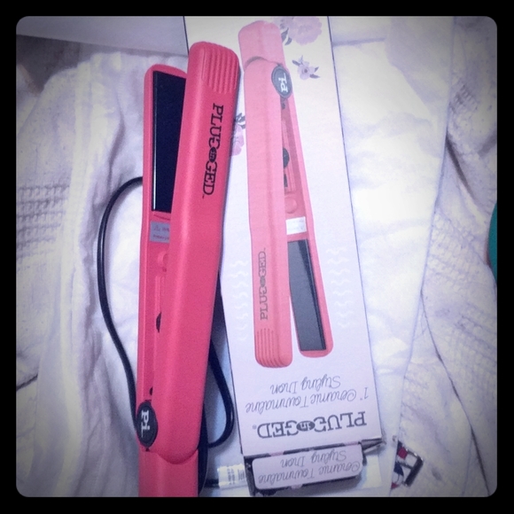 Plugged in straightener